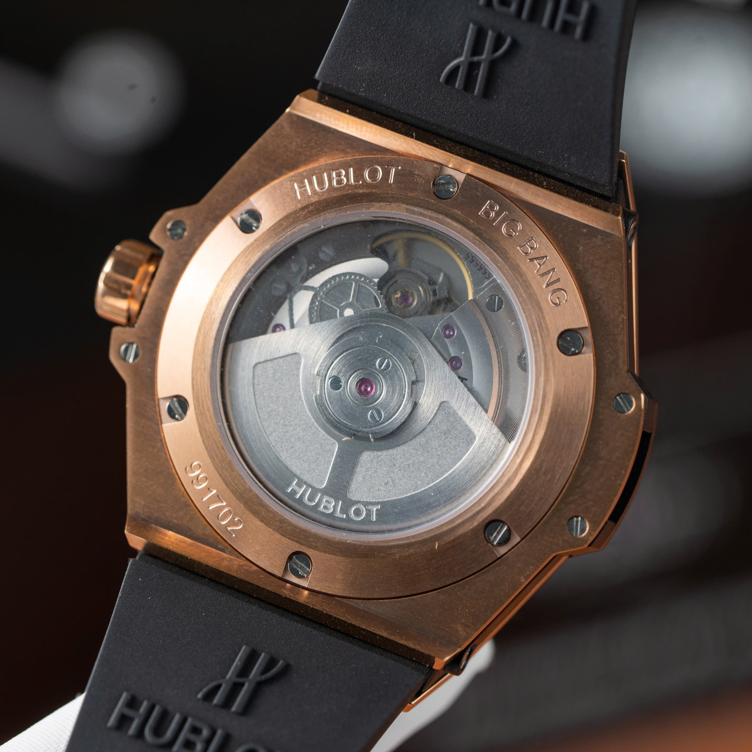 Đồng Hồ Hublot Chế Tác Big Bang King Gold Đính Đá Dây Cao Su 39mm (9) Đồng Hồ Hublot Chế Tác Big Bang King Gold Đính Đá Dây Cao Su 39mm (1)