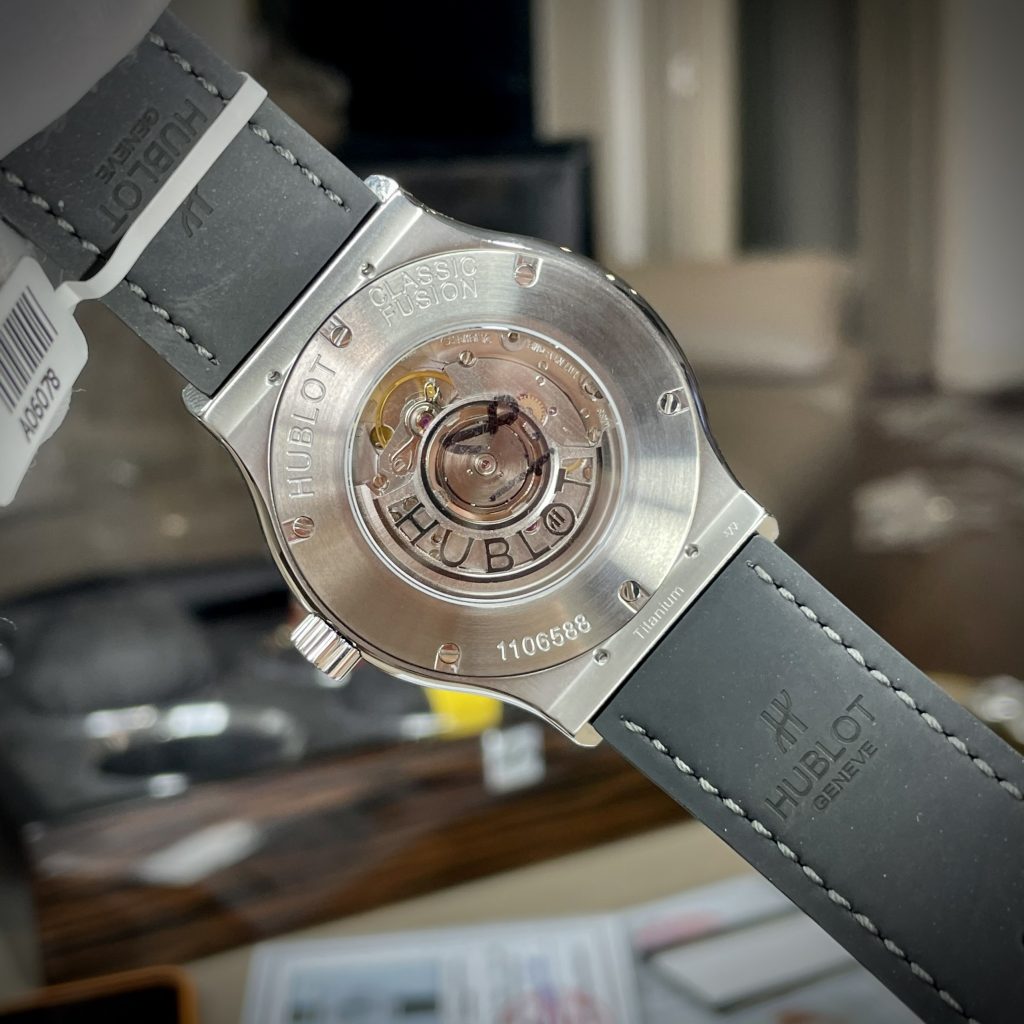 Đồng Hồ Hublot Chế Tác Classic Fusion Đính Đá Moissanite Màu Xám Có Kiểm Định 42mm (1) Đồng Hồ Hublot Chế Tác Classic Fusion Đính Đá Moissanite Màu Xám Có Kiểm Định 42mm (7)