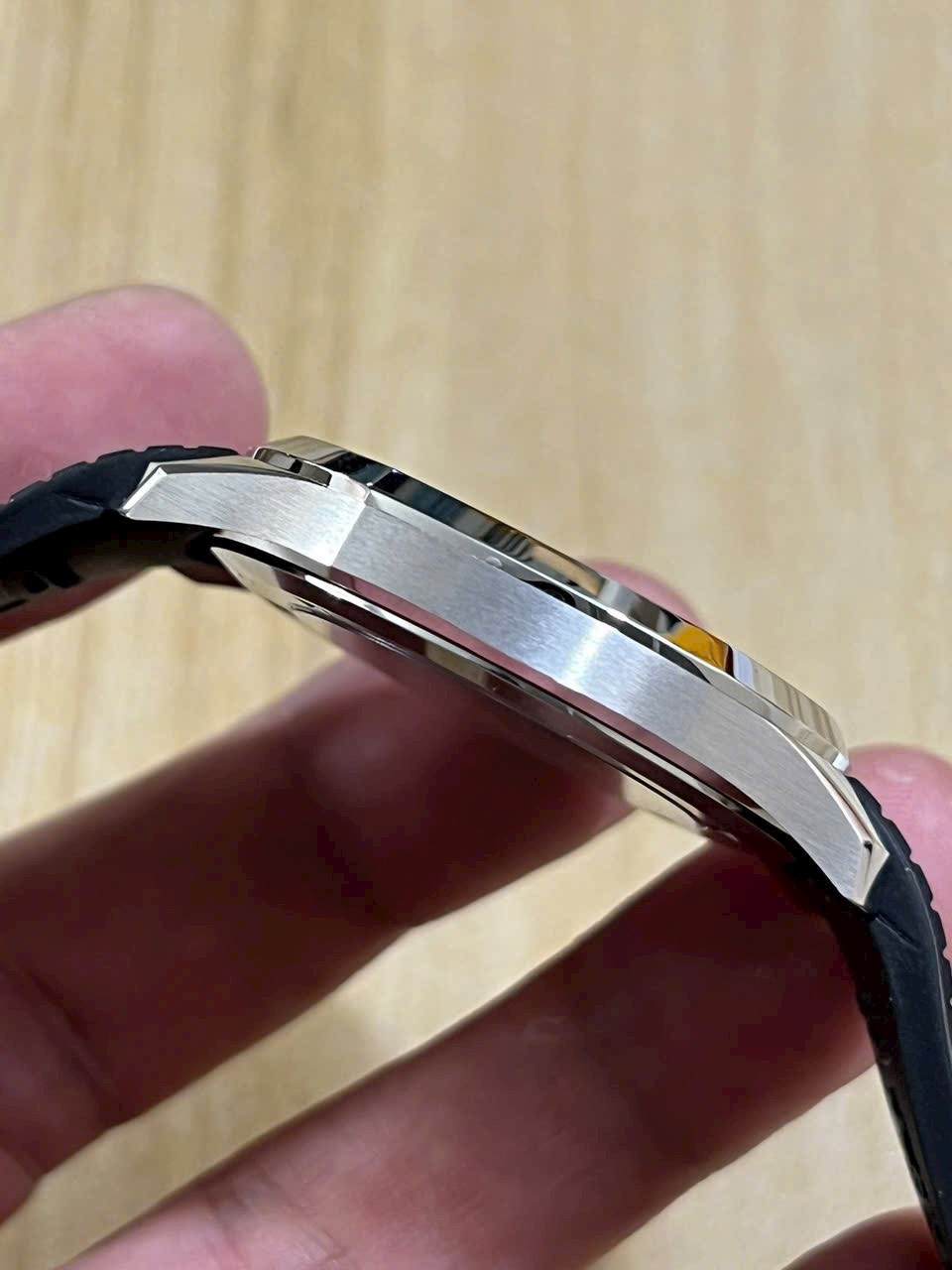 Đồng Hồ Patek Philippe Chế Tác Aquanaut 5167G Màu Đen Xưởng 3K 42mm (2) Đồng Hồ Patek Philippe Chế Tác Aquanaut 5167G Màu Đen Xưởng 3K 42mm (9)