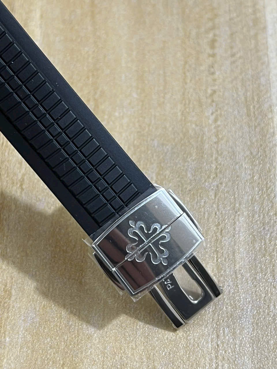 Đồng Hồ Patek Philippe Chế Tác Aquanaut 5167G Màu Đen Xưởng 3K 42mm (9) Đồng Hồ Patek Philippe Chế Tác Aquanaut 5167G Màu Đen Xưởng 3K 42mm (9)