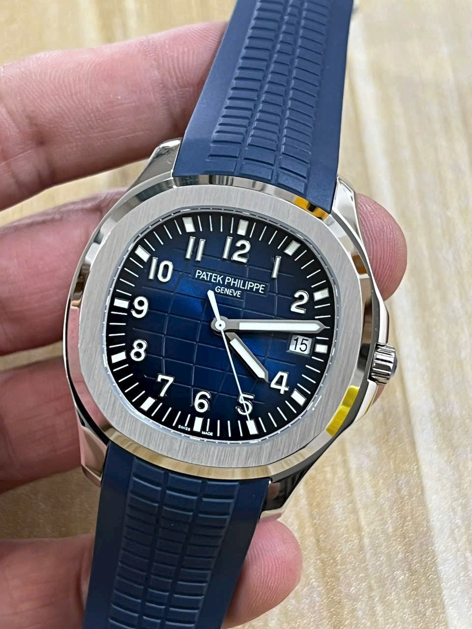 Đồng Hồ Patek Philippe Chế Tác Aquanaut 5168G Màu Xanh Dương Xưởng 3K 42mm (3) Đồng Hồ Patek Philippe Chế Tác Aquanaut 5168G Màu Xanh Dương Xưởng 3K 42mm (9)