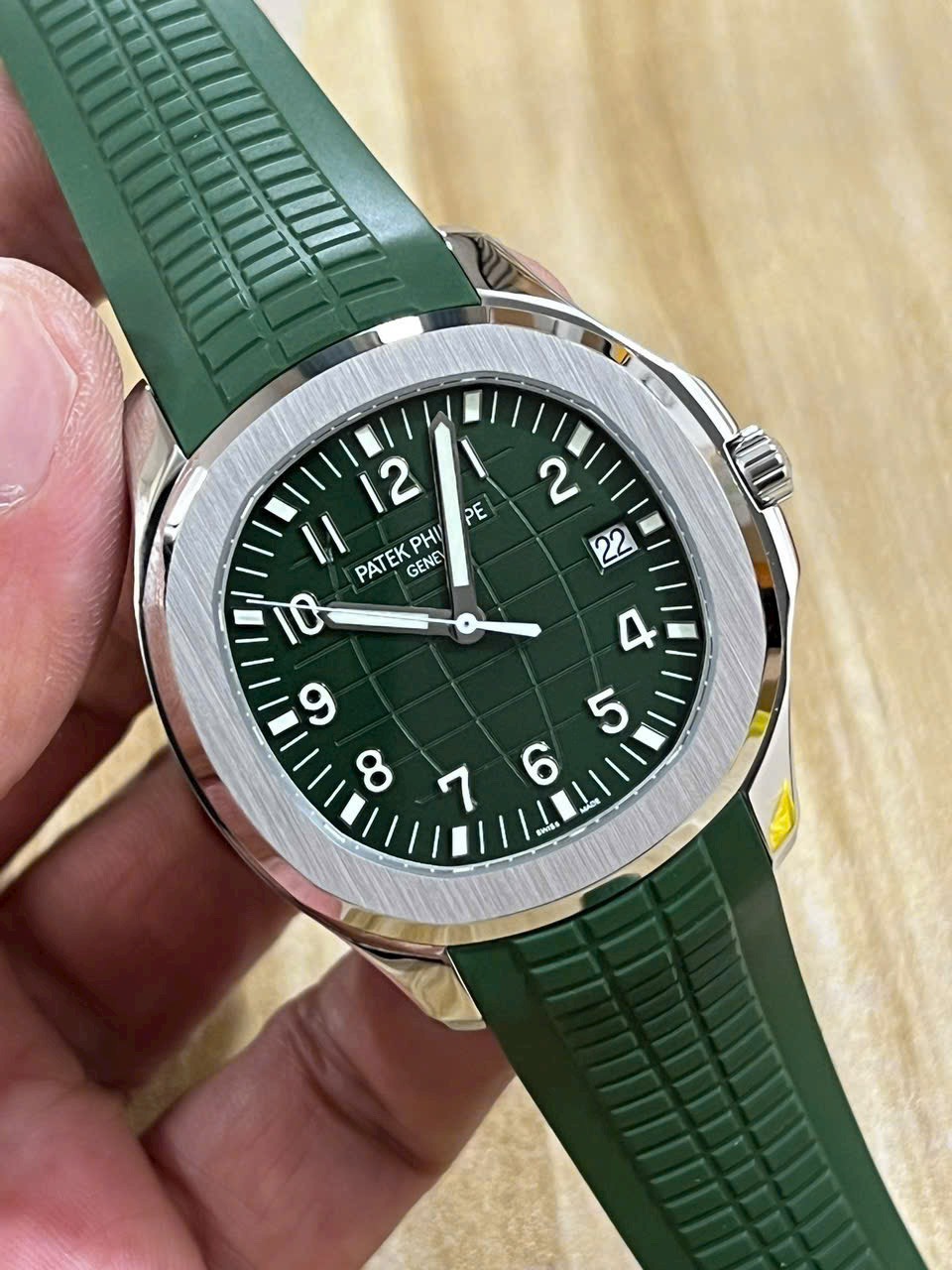 Đồng Hồ Patek Philippe Chế Tác Aquanaut 5168G Màu Xanh Lá Xưởng 3K 42mm (2) Đồng Hồ Patek Philippe Chế Tác Aquanaut 5168G Màu Xanh Lá Xưởng 3K 42mm (9)