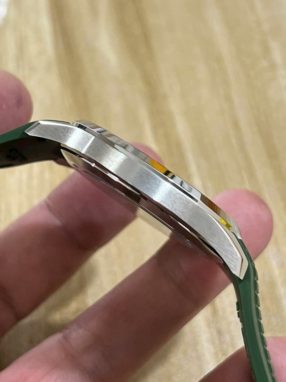 Đồng Hồ Patek Philippe Chế Tác Aquanaut 5168G Màu Xanh Lá Xưởng 3K 42mm (8) Đồng Hồ Patek Philippe Chế Tác Aquanaut 5168G Màu Xanh Lá Xưởng 3K 42mm (9)