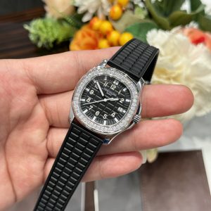 Đồng Hồ Patek Philippe Chế Tác Đá Moissanite Aquanaut 5067 Màu Đen (2)