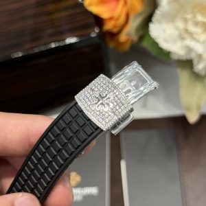 Đồng Hồ Patek Philippe Chế Tác Full Đá Moissanite Aquanaut 5067 Màu Đen (3)