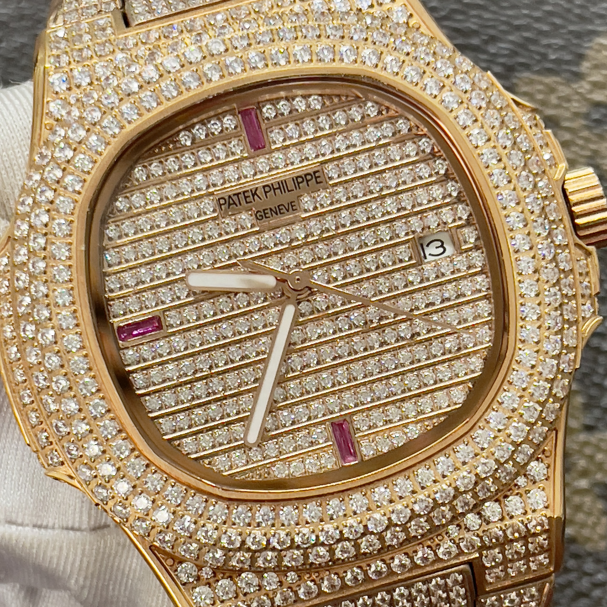 Đồng Hồ Patek Philippe Fake Máy Nhật Cọc Số Đá Đỏ Nautilus 5719 40mm (5) Đồng Hồ Patek Philippe Fake Máy Nhật Cọc Số Đá Đỏ Nautilus 5719 40mm (2)