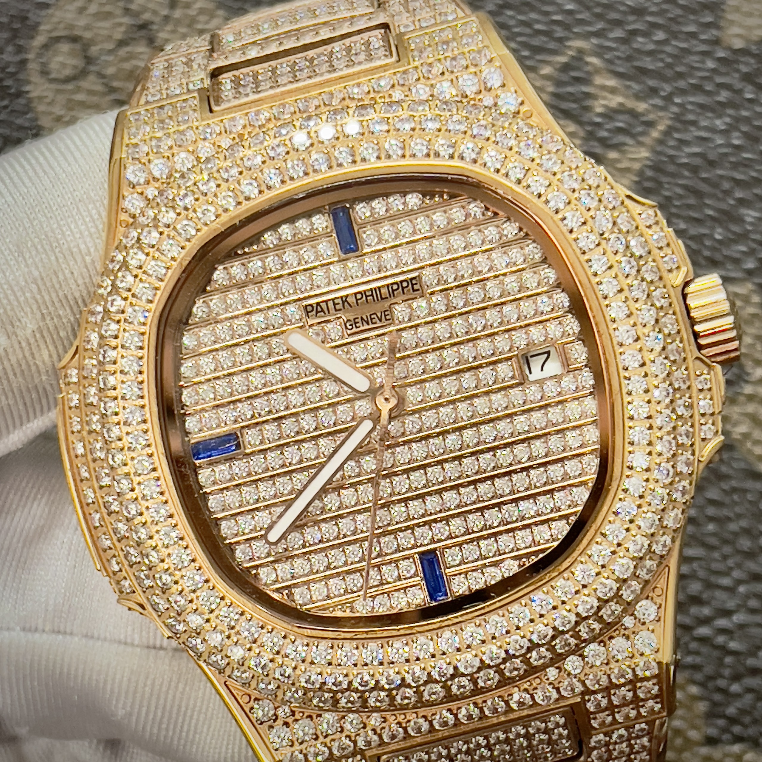 Đồng Hồ Patek Philippe Fake Máy Nhật Cọc Số Đá Xanh Nautilus 5719 40mm (4) Đồng Hồ Patek Philippe Fake Máy Nhật Cọc Số Đá Xanh Nautilus 5719 40mm (1)