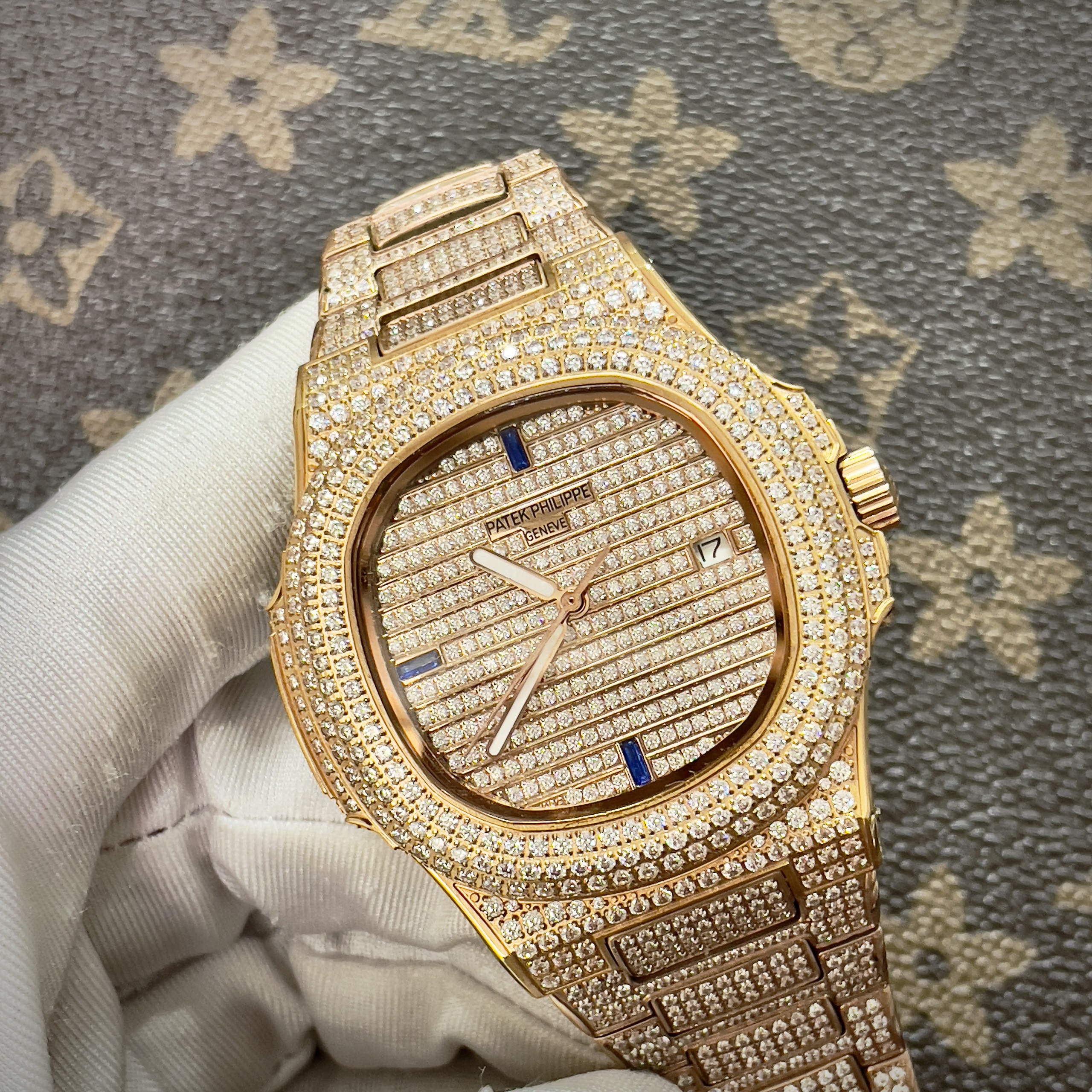 Đồng Hồ Patek Philippe Fake Máy Nhật Cọc Số Đá Xanh Nautilus 5719 40mm (7) Đồng Hồ Patek Philippe Fake Máy Nhật Cọc Số Đá Xanh Nautilus 5719 40mm (1)