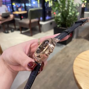 Đồng Hồ Patek Philippe Fake Máy Nhật Nautilus 5711 Dây Da Mặt Nâu 40mm (1)