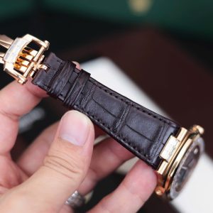 Đồng Hồ Patek Philippe Nautilus 5724R Bọc Vàng Đính Đá Moissanite Baguette GR 40mm (11)