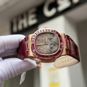 Đồng Hồ Patek Philippe Nautilus 5724R Đính Ruby Đỏ Tổng Hợp Bọc Vàng 40mm (9)