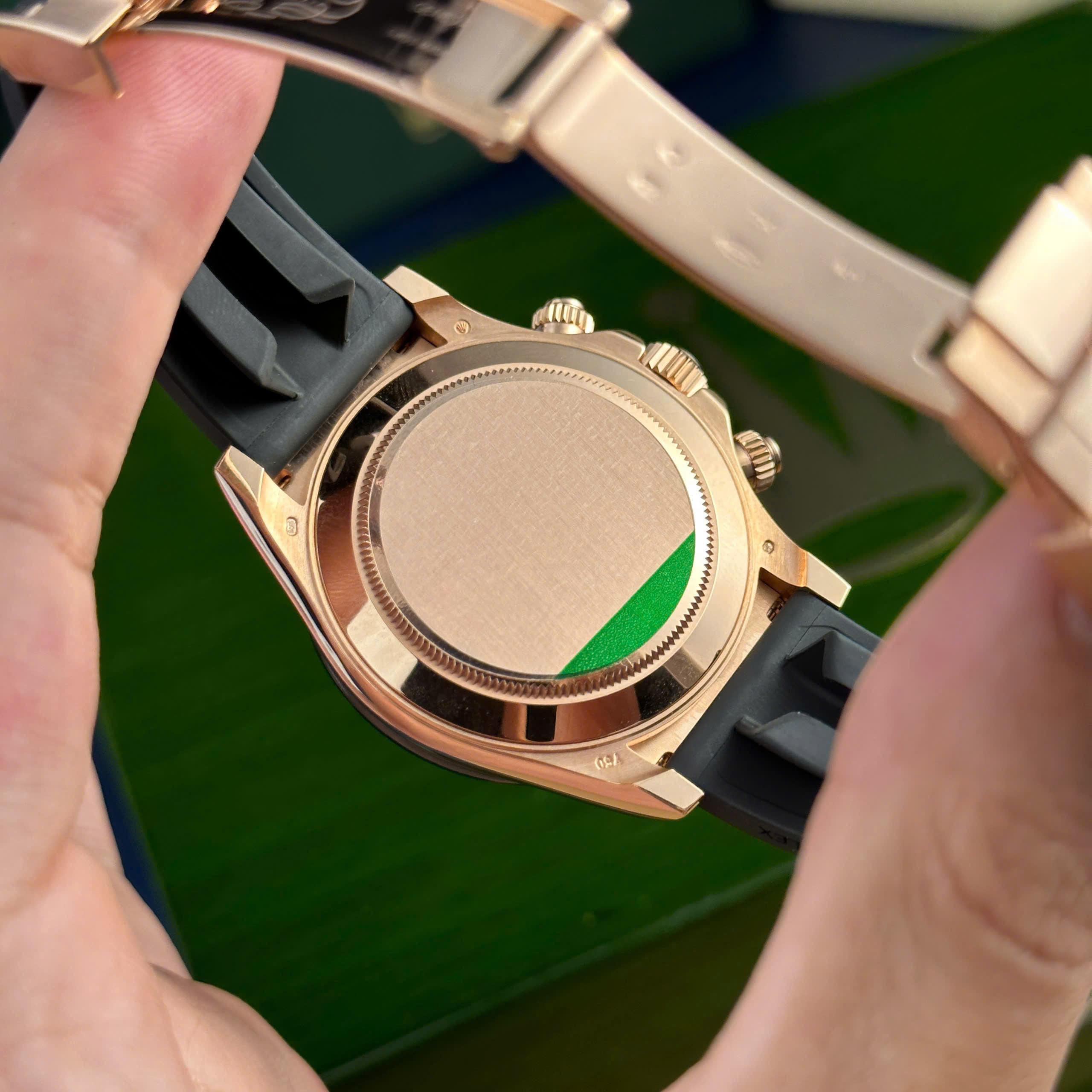 Đồng Hồ Rolex Chế Tác Bọc Vàng 18K Daytona 116515LN Mặt Chocolate 40mm (9) Đồng Hồ Rolex Chế Tác Bọc Vàng 18K Daytona 116515LN Mặt Chocolate 40mm (3)