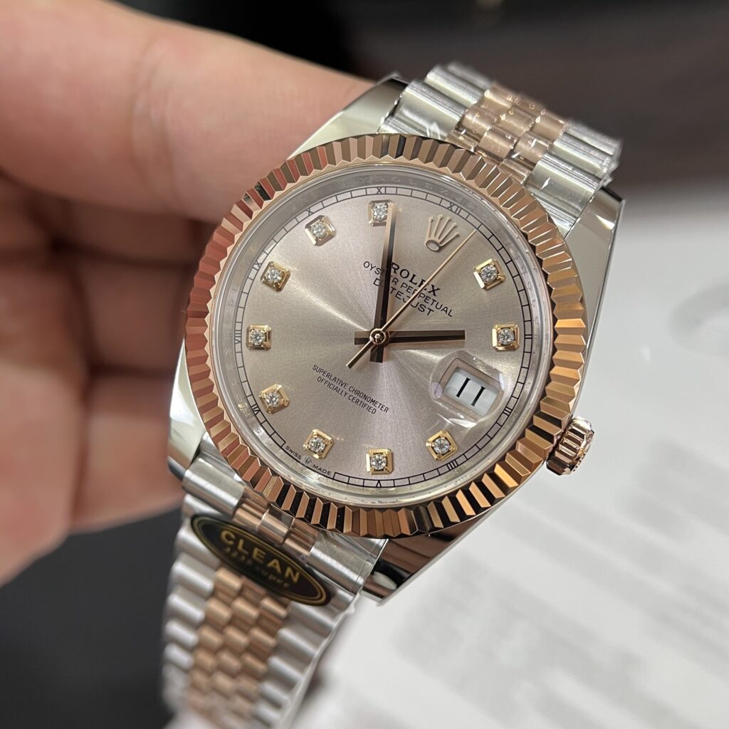 Đồng Hồ Rolex Chế Tác DateJust 126331 Mặt Hồng Chải Tia Xưởng Clean 41mm (2) Đồng Hồ Rolex Chế Tác DateJust 126331 Mặt Hồng Chải Tia Xưởng Clean 41mm