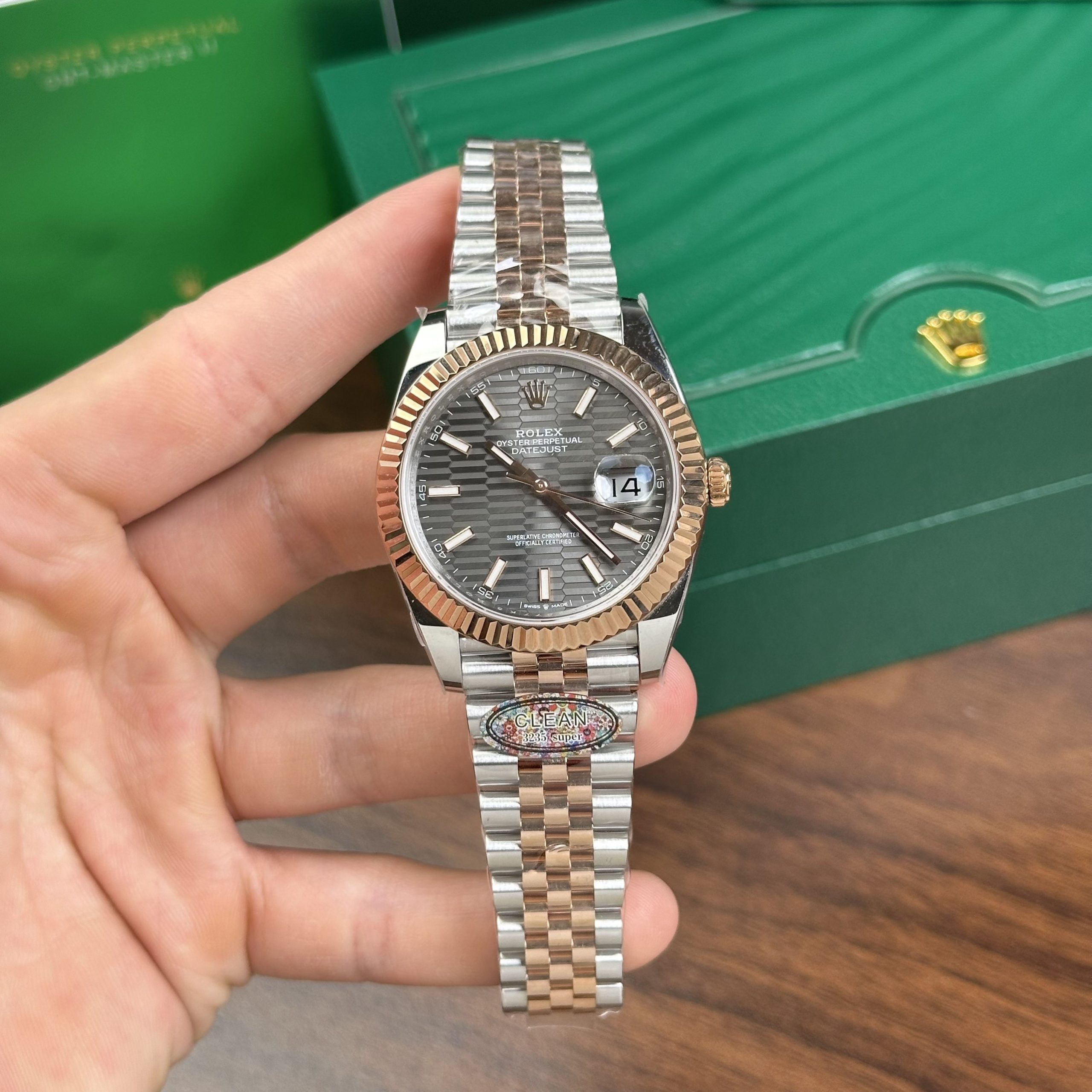 Đồng Hồ Rolex Chế Tác DateJust 126331 Mặt Nếp Gấp Màu Xám Xưởng Clean 41mm (3) Đồng Hồ Rolex Chế Tác DateJust 126331 Mặt Nếp Gấp Màu Xám Xưởng Clean 41mm (2)