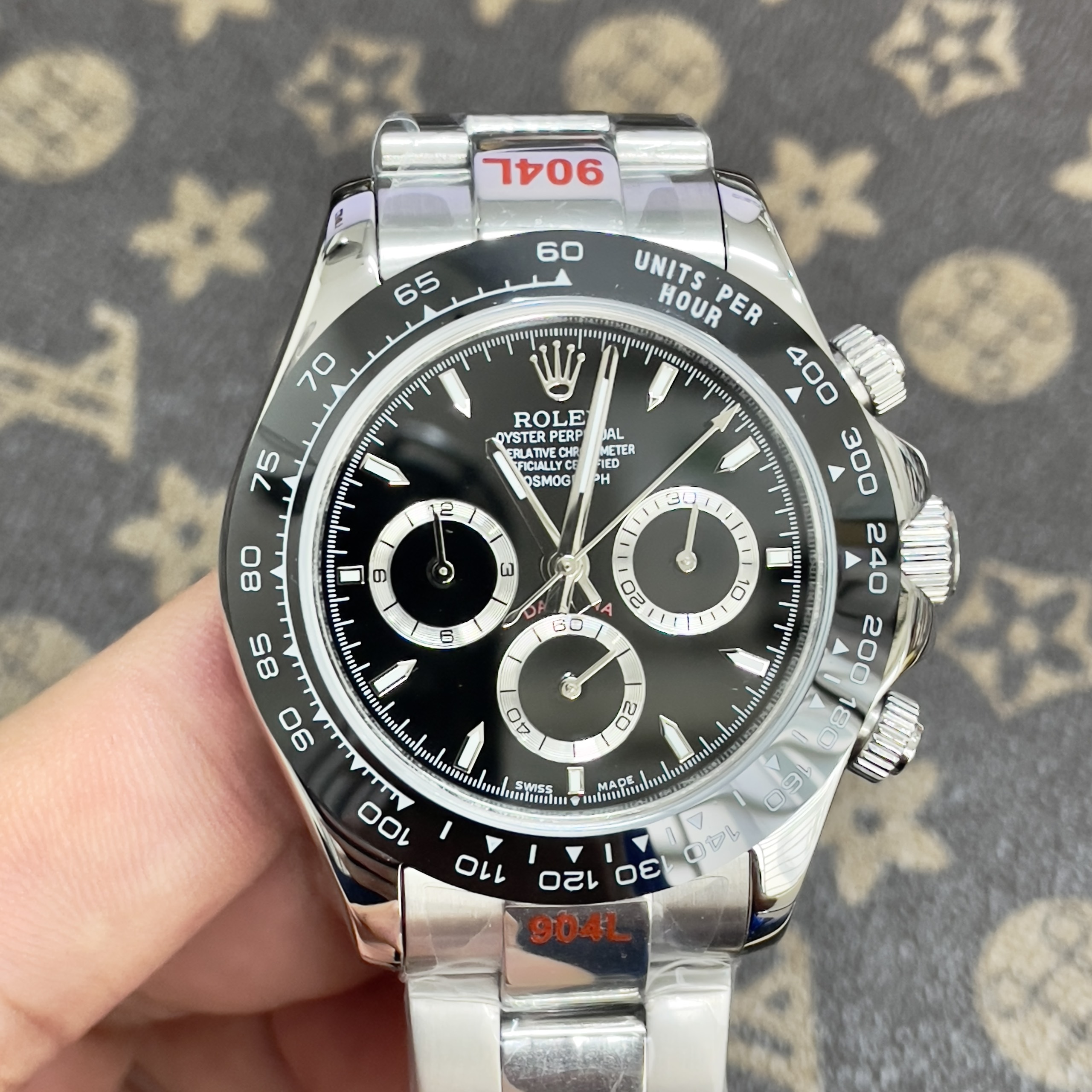 Đồng Hồ Rolex Fake Máy Nhật Daytona Mặt Đen Cọc Dạ Quang 40mm (5) Đồng Hồ Rolex Fake Máy Nhật Daytona Mặt Đen Cọc Dạ Quang 40mm (1)