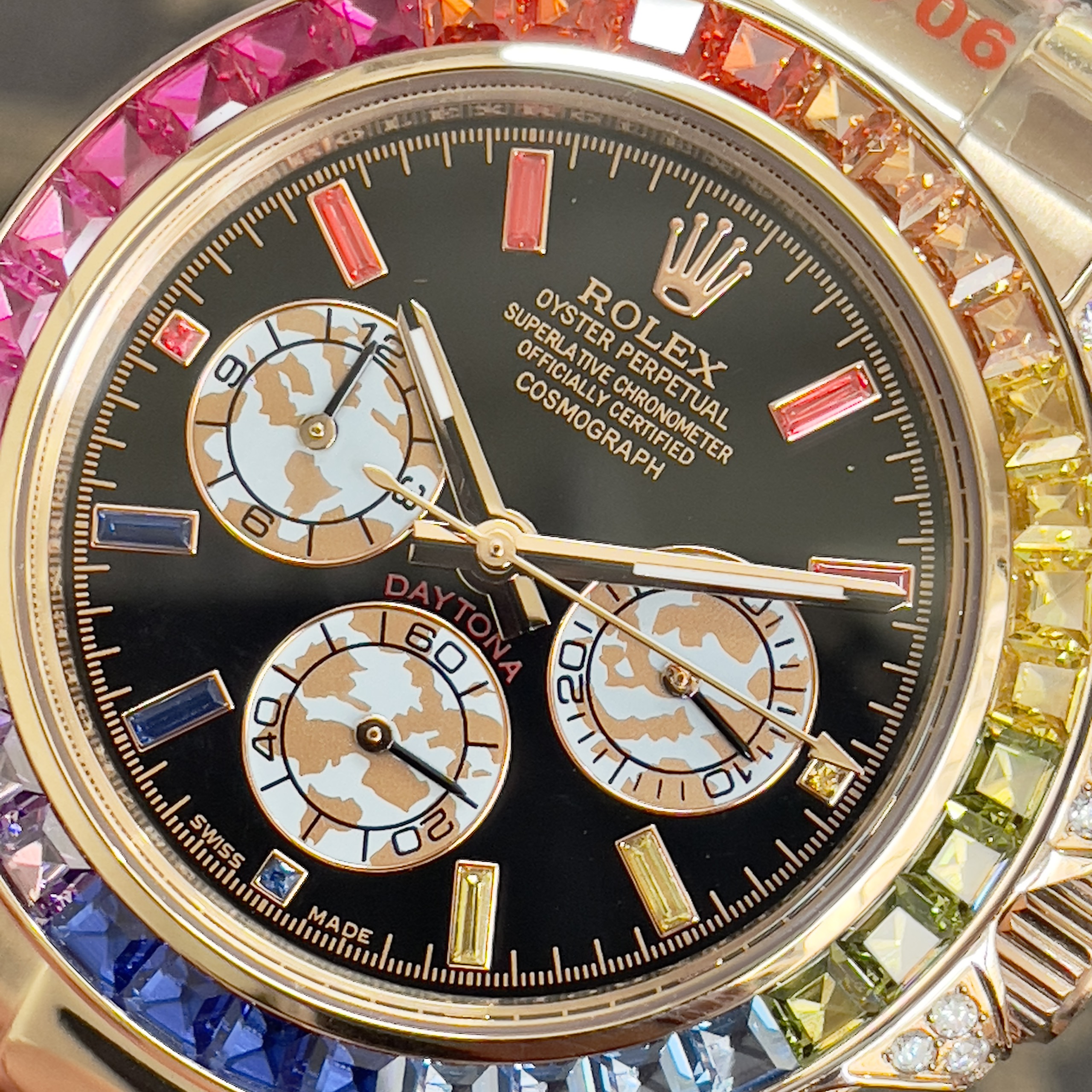 Đồng Hồ Rolex Fake Máy Nhật Daytona Rainbow Đá Cầu Vồng 40mm (5) Đồng Hồ Rolex Fake Máy Nhật Daytona Rainbow Đá Cầu Vồng 40mm (1)
