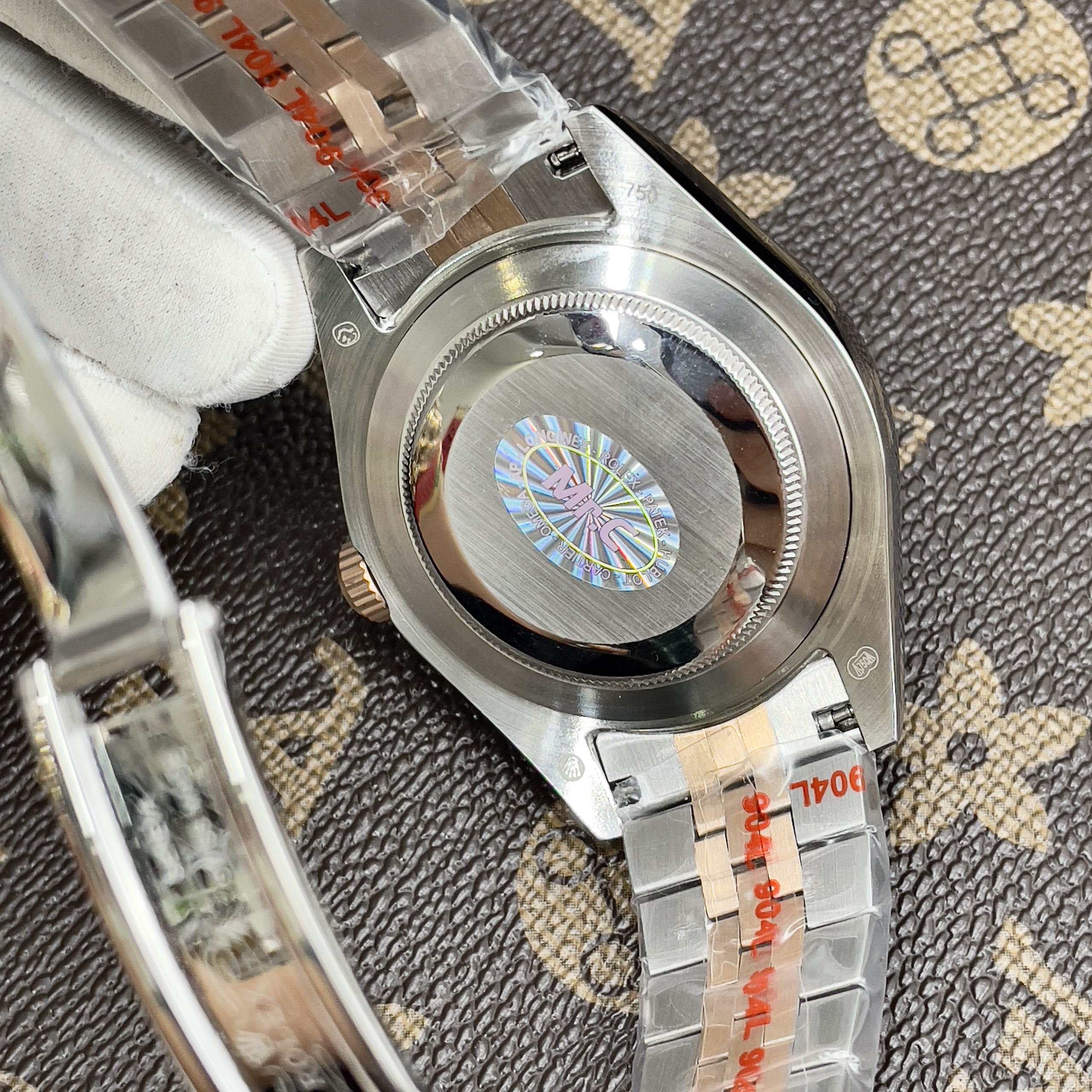 Đồng Hồ Rolex Máy Nhật DateJust Mặt Vi Tính Màu Demi Hồng (8) Đồng Hồ Rolex Máy Nhật DateJust Mặt Vi Tính Màu Demi Hồng (4)