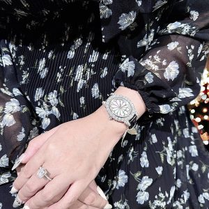 Đồng Hồ Chopard Chế Tác Full Đá Moissanite Mặt Xà Cừ 34mm (1)