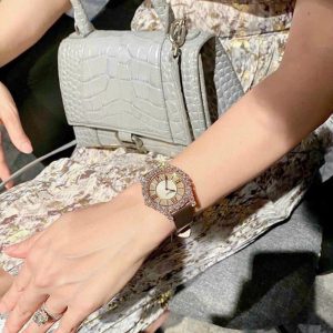 Đồng Hồ Chopard Nữ Phủ Vàng Đính Full Moissanite Dây Da Màu Nâu 34mm (2)