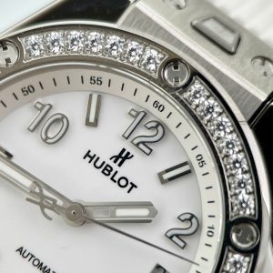 Đồng Hồ Hublot Đính Đá Dây Cao Su Màu Trắng Máy Thụy Sỹ 39mm (1)