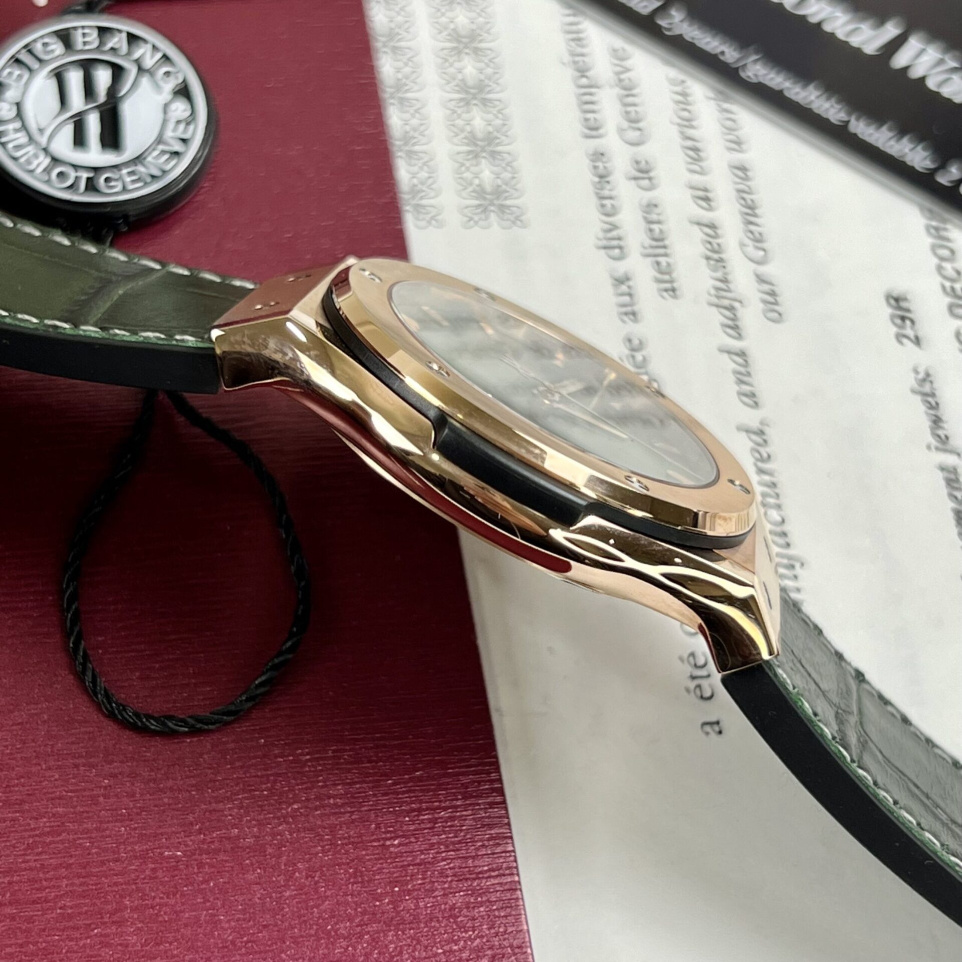 Đồng Hồ Hublot Nam Rep 11 Classic Fusion King Gold Màu Xanh Lá JJF 42mm (7) Đồng Hồ Hublot Nam Rep 11 Classic Fusion King Gold Màu Xanh Lá JJF 42mm (1)