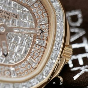 Đồng Hồ Patek Philippe Aquanaut 5062 Vàng Thật 18K Kim Cương Baguette Tự Nhiên (10)