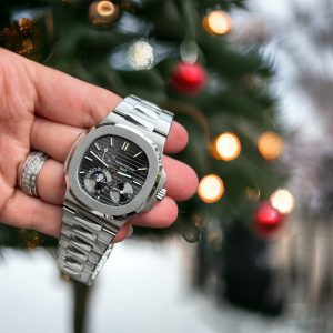 Đồng Hồ Patek Philippe Fake Cao Cấp Nautilus 5712 Mặt Xám Xưởng GR 40mm (1)