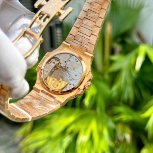 Đồng Hồ Patek Philippe Rep 11 Nautilus 5724 Phủ Vàng Đính Moissanite 40mm (2)