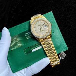 Đồng Hồ Rolex Day-Date Đính Đá Moissanite Full Mặt Bọc Vàng 18K 40mm (6)