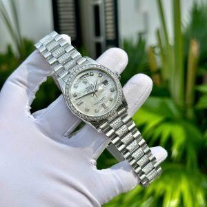 Đồng Hồ Rolex Day-Date Độ Mặt Xà Cừ Đính Moissanite Hong Kong 36mm