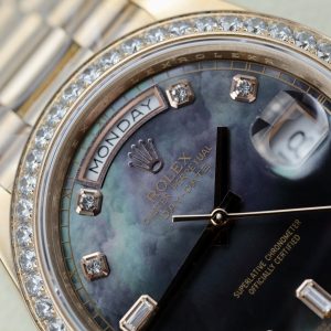 Đồng Hồ Rolex Fake Cao Cấp Mặt Xà Cừ Tím Day-Date Máy Thụy Sỹ 40mm (1)