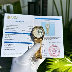 Đồng Hồ Rolex Mặt Khảm Trai Trắng Moissanite Phủ Vàng Vàng Day-Date GM 40mm (1)