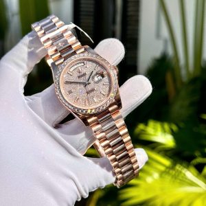 Đồng Hồ Rolex Phủ Vàng Hồng Đính Đá Moissanite Hong Kong Day-Date GM 40mm (3)