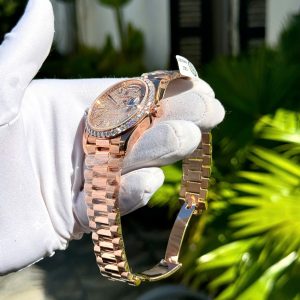 Đồng Hồ Rolex Phủ Vàng Hồng Đính Đá Moissanite Hong Kong Day-Date GM 40mm (3)