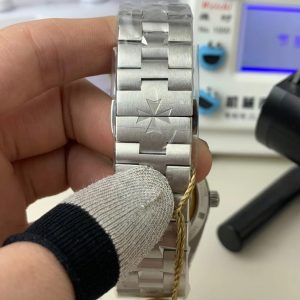 Đồng Hồ Vacheron Constantin Overseas 4500V Mặt Trắng Xưởng PPF 41mm (2)