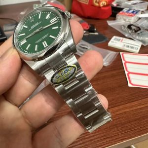 Rolex Oyster Perpetual 124300 Green Dial Replica Watch Clean Factory 41mm (1)