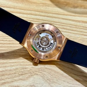 Đồng Hồ Hublot Classic Fusion Đính Full Đá Moissanite Hong Kong 42mm (2)