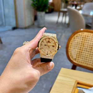 Đồng Hồ Hublot Classic Fusion Đính Full Đá Moissanite Hong Kong 42mm (2)