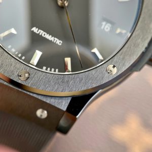 Đồng Hồ Hublot Classic Fusion Vỏ Gốm Đen Dây Cao Su JJZ 42mm (1)