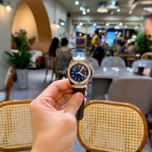 Đồng Hồ Hublot Màu Xanh Dương Big Bang One Click Đính Đá Replica 39mm (9)