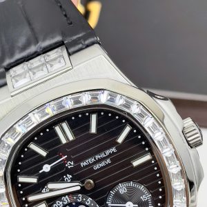 Đồng Hồ Patek Philippe Nautilus 5724 Màu Đen Fake Máy Nhật 40mm (1)