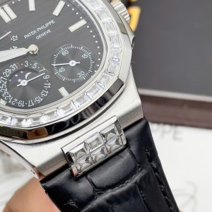 Đồng Hồ Patek Philippe Nautilus 5724 Màu Đen Fake Máy Nhật 40mm (1)