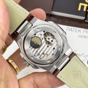 Đồng Hồ Patek Philippe Nautilus 5724 Màu Nâu Fake Máy Nhật 40mm (1)