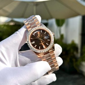 Đồng Hồ Rolex Day-Date Mặt Nâu Phủ Vàng 18K Đính Moissanite Baguette 40mm (2)