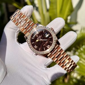 Đồng Hồ Rolex Day-Date Mặt Số Eisenkiesel Phủ Vàng Đính Moissanite 40mm (2)