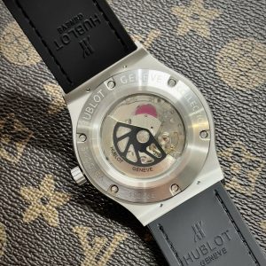Đồng Hồ Hublot Automatic Nam Mặt Trắng Vỏ Nhám Fake Máy Cơ Nhật 42mm (1)