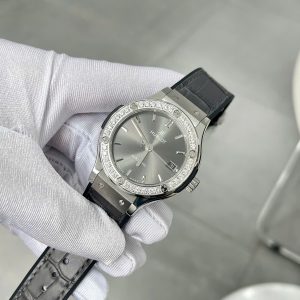 Đồng Hồ Hublot Classic Fusion Đính Đá Mặt Xám Fake Máy Thuỵ Sỹ 38mm (7)