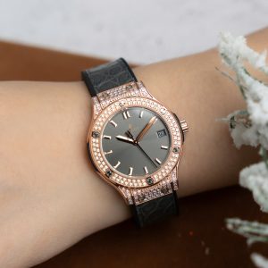 Đồng Hồ Hublot Classic Fusion King Gold Pavé Nữ Siêu Cấp Máy Thuỵ Sỹ 33mm (3)