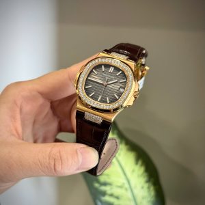 Đồng Hồ Patek Philippe Chế Tác Đính Đá Moissanite Hong Kong Nautilus 5711 (1)