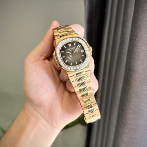 Đồng Hồ Patek Philippe Nautilus 5723 Chế Tác Bọc Vàng Đính Moissanite 40mm (2)